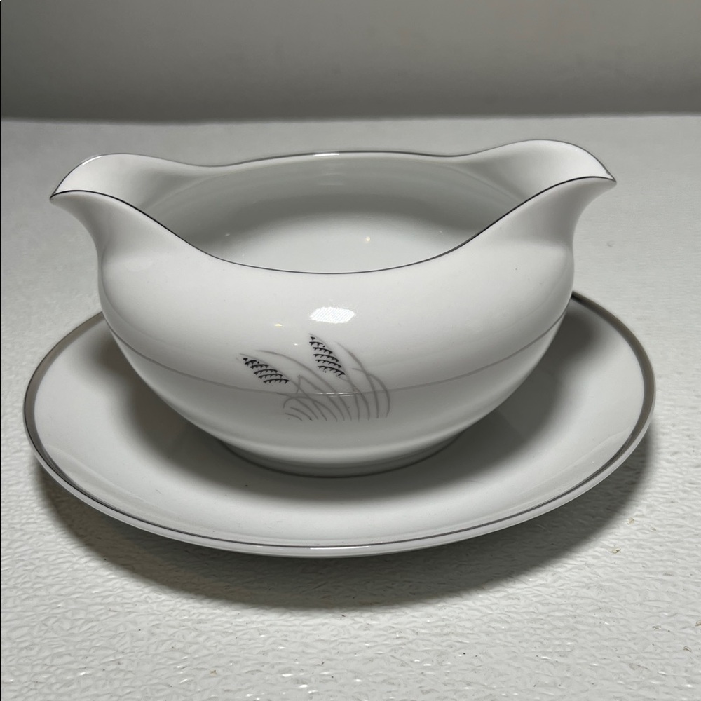 Vintage 70's Fukagawa Arita “Silver Wheat”Gravy Boat with Attached Plate